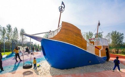 海盗船木质非标游乐设施