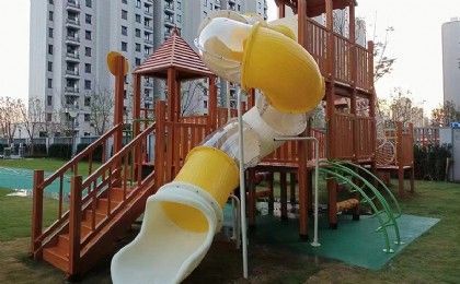 幼儿园木质儿童滑滑梯